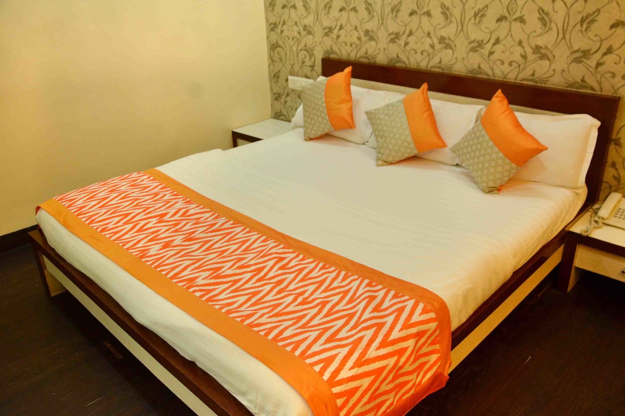 Oyo 742 Hotel Kings Park Indore Exterior foto
