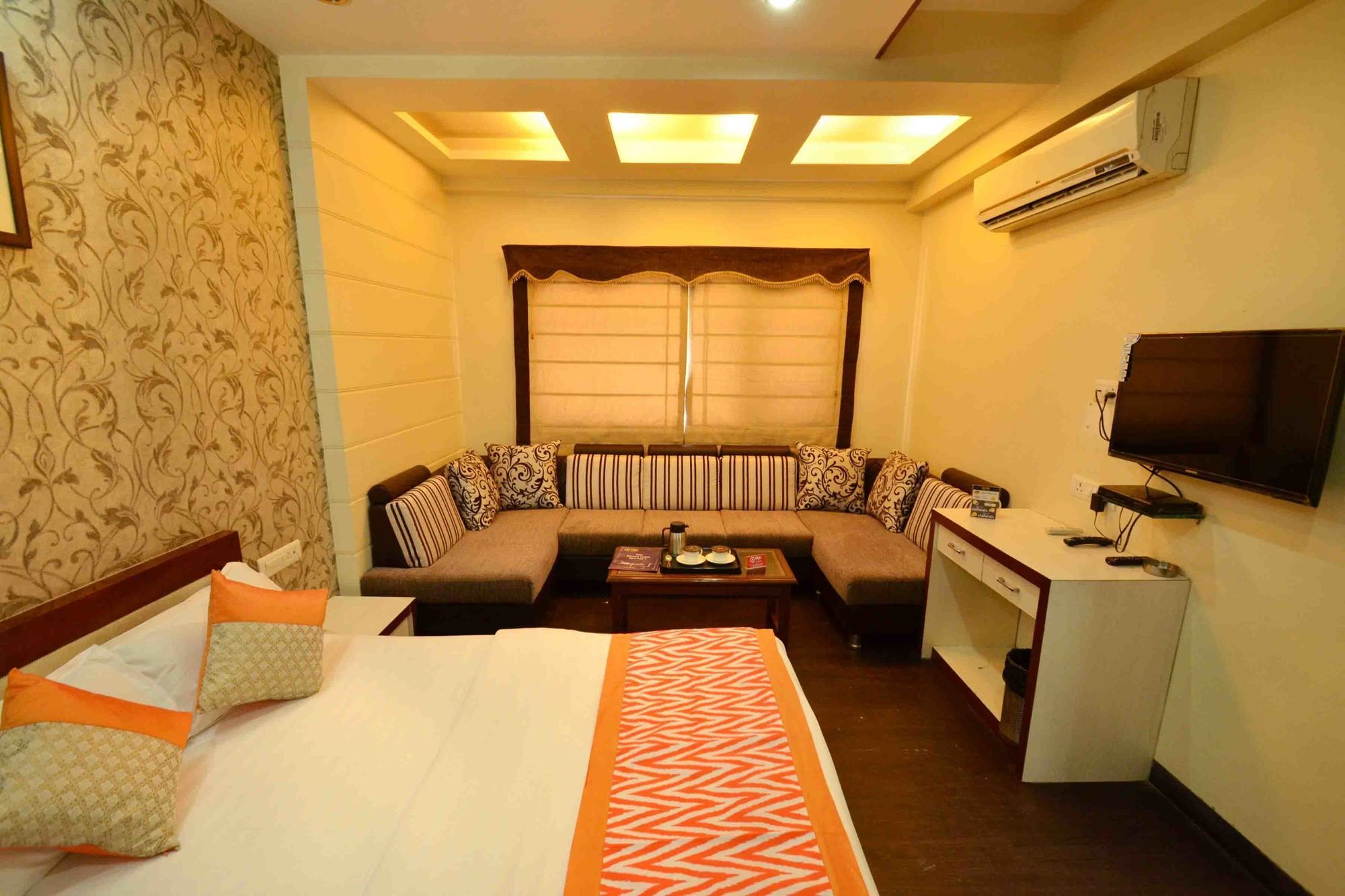 Oyo 742 Hotel Kings Park Indore Exterior foto